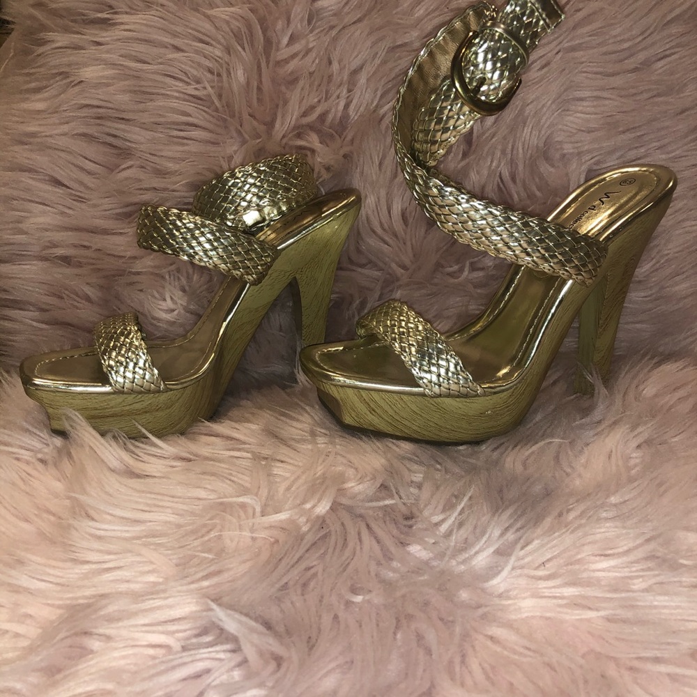 Light gold platform size 6.5 5 inch heels